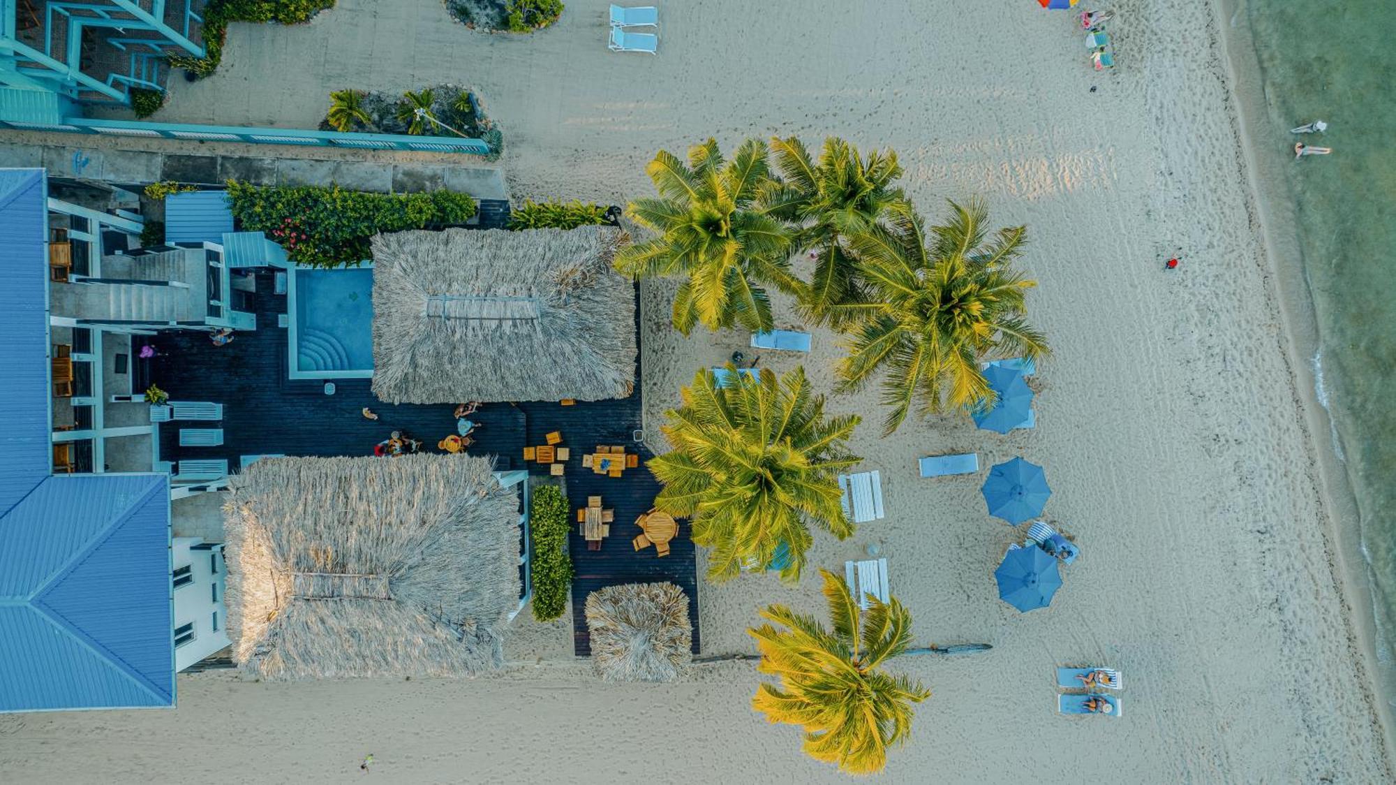 Ocean Breeze Hotel Placencia Exterior photo